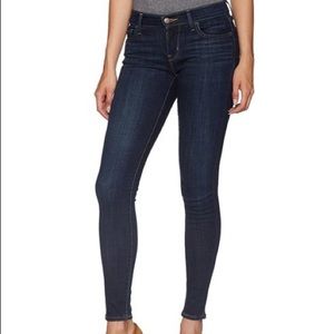 NWOT LEVIS Super Skinny Jeans